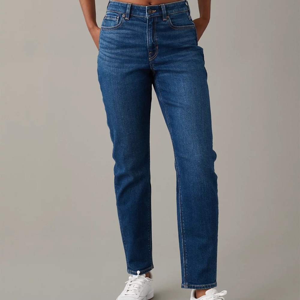 American Eagle Outfitters Medium Wash Curvy Mom Jeans Regular Size 18